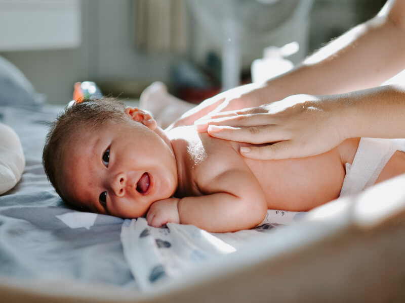 Les mots des mains sages - 10 bonnes raisons d'offrir un atelier massage bébé